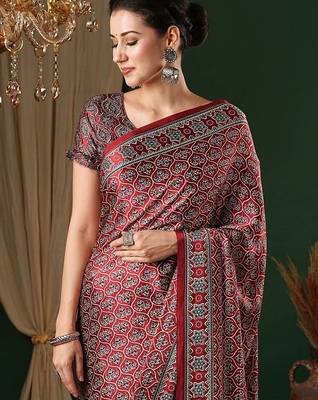 red ethnic motifs ajrak crepe saree 4