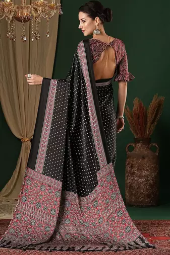 black bandhani crepe saree