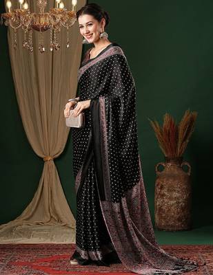 black bandhani crepe saree 3