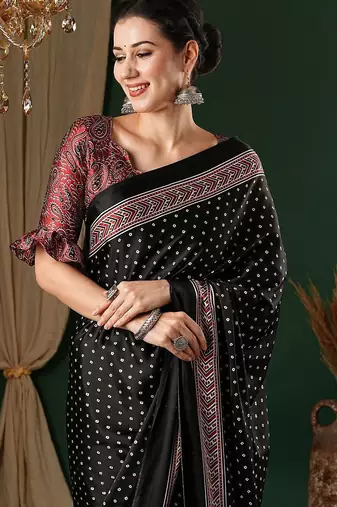 black bandhani crepe saree