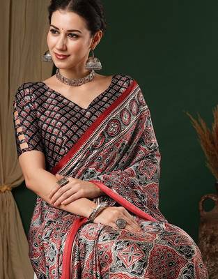 grey ethnic motifs ajrak crepe saree 4