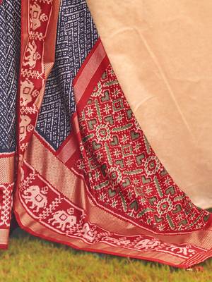 Navy blue ethnic printed zari patola saree 5