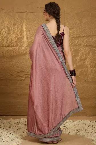 Peach ethnic motifs embroidered saree with blouse piece