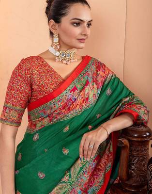 Green ethnic motifs silk blend saree 4