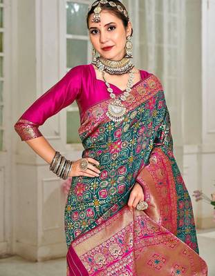 pink & green ethnic motifs woven design zari art silk blend kanjeevaram saree 4