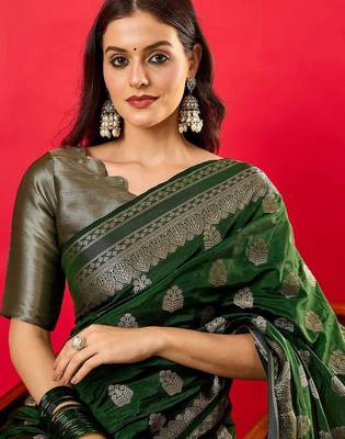 Green floral woven design zari banarasi saree 5