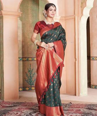 Green ethnic motifs zari silk blend kanjeevaram saree 2