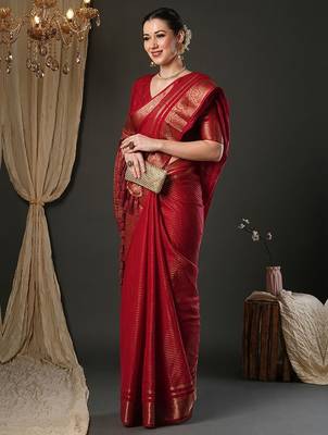 Maroon leheriya printed woven design zari banarasi saree 4