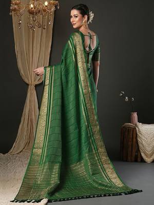 Green woven design zari banarasi saree 4