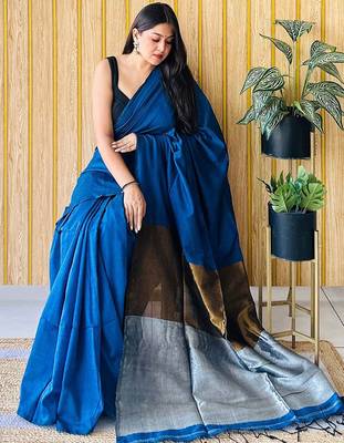 Teal  cotton saree with blouse piece 3