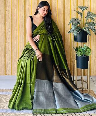 Green colourblocked  cotton saree 3