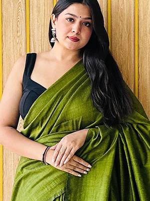 Green colourblocked  cotton saree 4