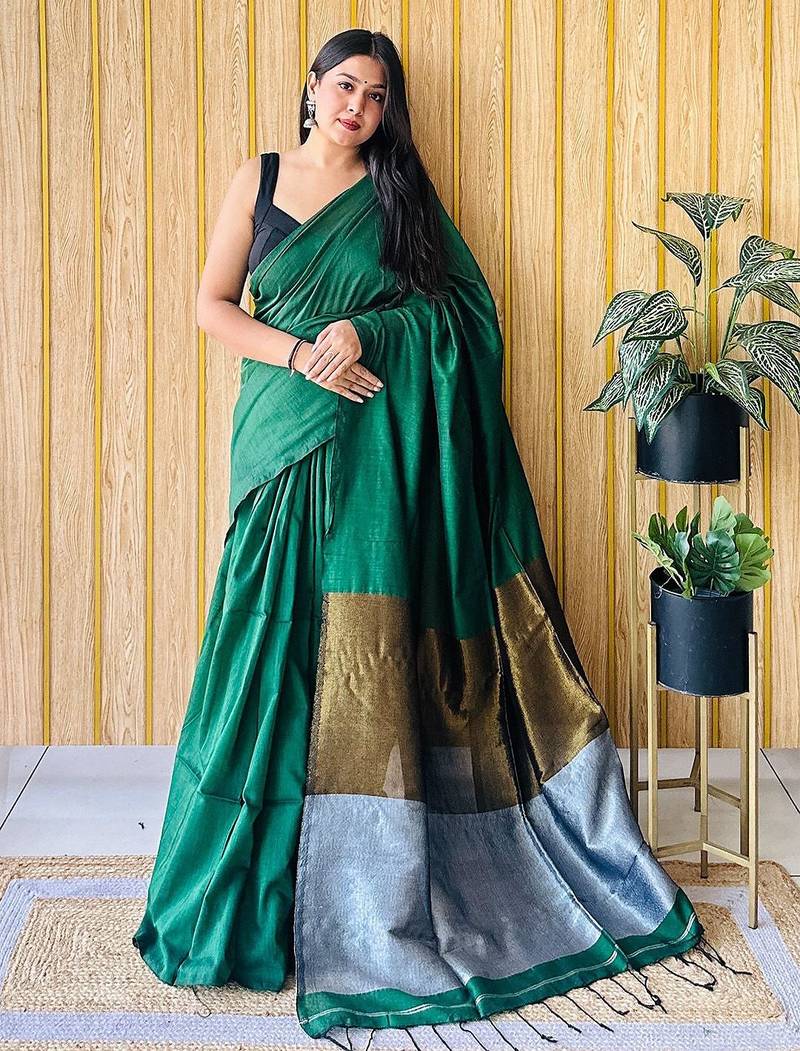 Green women colourblocked  cotton saree