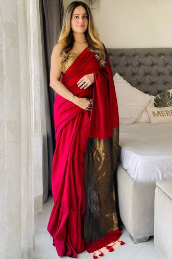 Red  cotton saree with unstitched blouse piece
