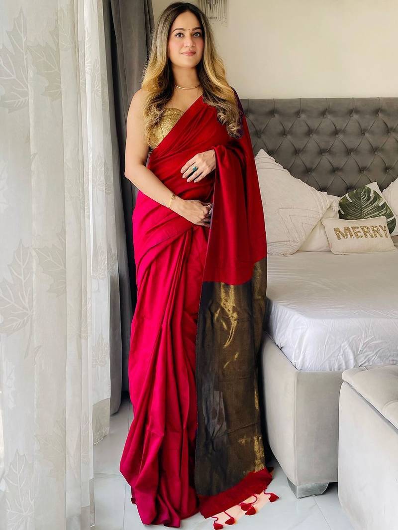 Red  cotton saree with unstitched blouse piece