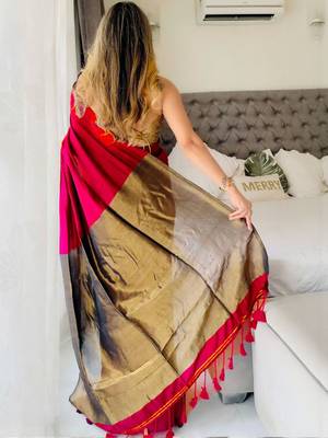 Red  cotton saree with unstitched blouse piece 3