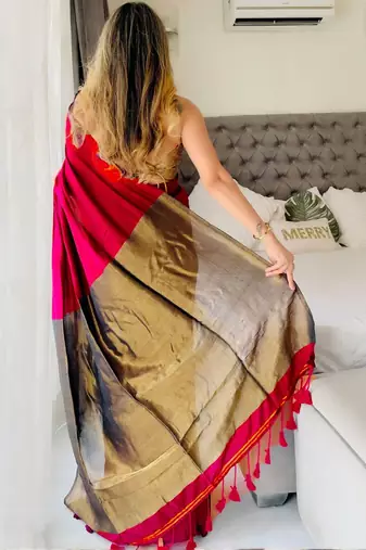 Red  cotton saree with unstitched blouse piece