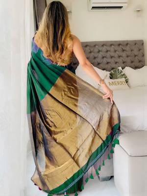 Green woven design zari  cotton handloom khadi saree 3