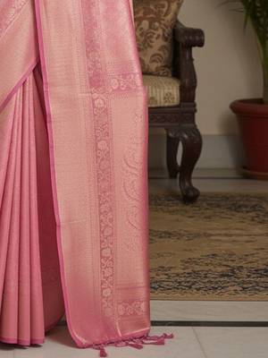 Pink woven design zari silk blend handloom banarasi saree 4