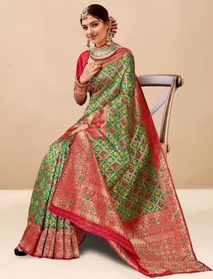 Green woven design zari art silk kanjeevaram saree 3
