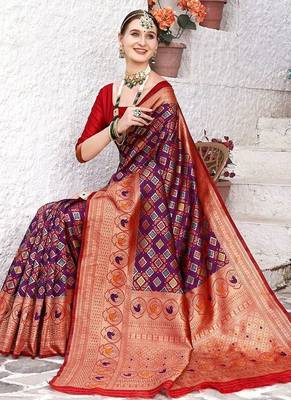 Red red & purple ethnic motifs woven design zari art silk kanjeevaram saree 3