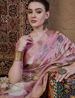 Pink floral zari silk blend sungudi saree 2