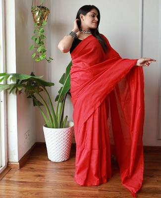 Red solid  cotton saree with blouse piece 2
