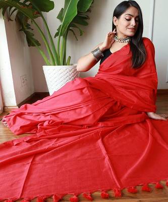Red solid  cotton saree with blouse piece 5