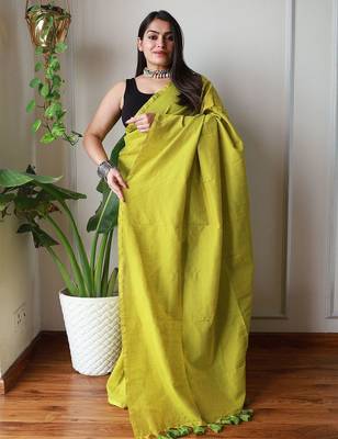 Green zari  cotton saree with blouse piece 3