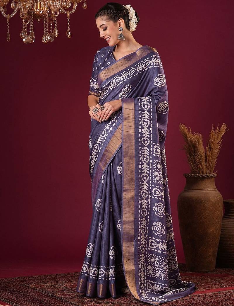 Violet women floral zari silk blend sungudi saree