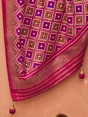 Blue ethnic motifs woven design zari silk blend banarasi saree 4