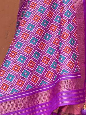 Pink pink & blue ethnic motifs woven design zari saree 4