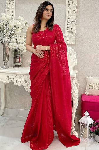 Red embellished sequinned saree with blouse piece