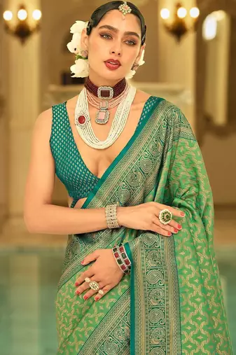 Green woven design zari kanjeevaram saree