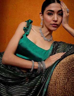 Green striped zari  georgette saree 5