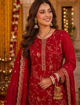 women ethnic motifs regular thread work kurta with trousers & with dupatta 2