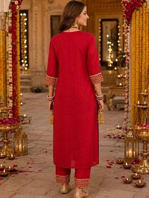 women ethnic motifs regular thread work kurta with trousers & with dupatta 4