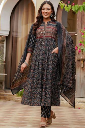 women ethnic motifs printed panelled  cotton kurta with trousers & with dupatta