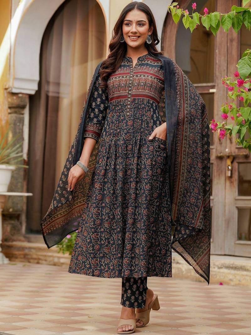 women ethnic motifs printed panelled  cotton kurta with trousers & with dupatta