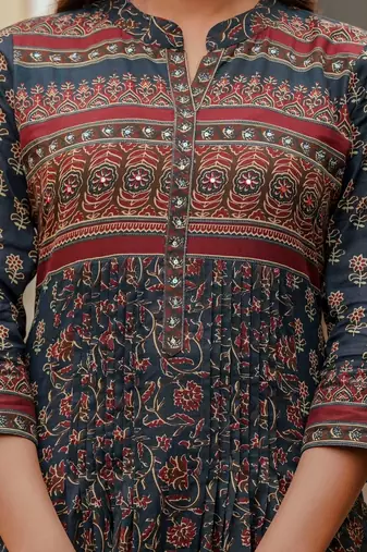 women ethnic motifs printed panelled  cotton kurta with trousers & with dupatta