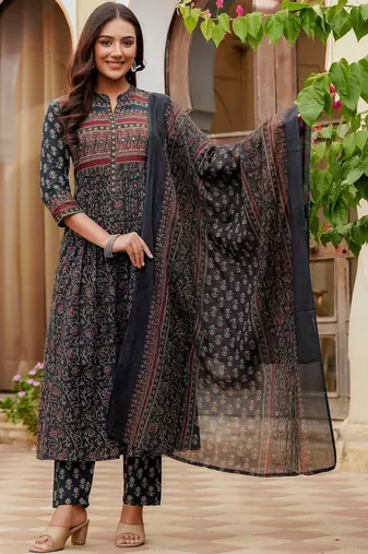 women ethnic motifs printed panelled  cotton kurta with trousers & with dupatta
