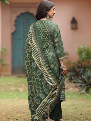 women printed regular thread work  cotton kurta with palazzos & with dupatta 2