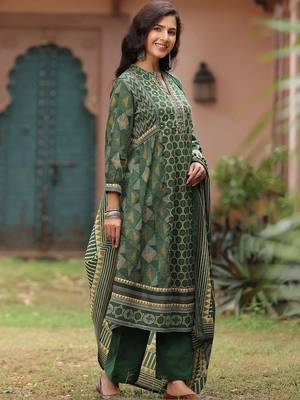 women printed regular thread work  cotton kurta with palazzos & with dupatta 3