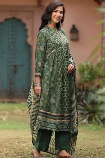 women printed regular thread work  cotton kurta with palazzos & with dupatta