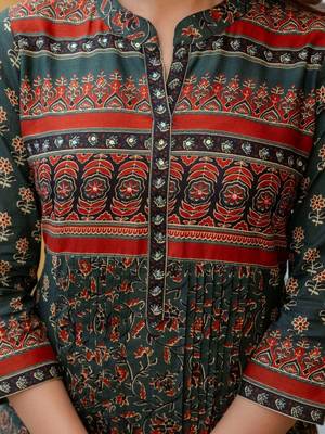 women ethnic motifs printed panelled mirror work  cotton kurta with trousers & with dupatta 2