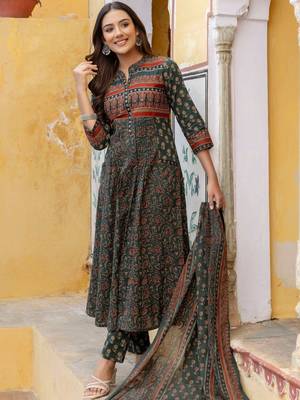 women ethnic motifs printed panelled mirror work  cotton kurta with trousers & with dupatta 7