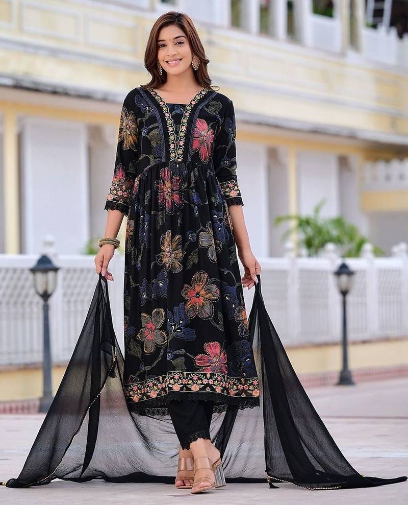 women floral printed regular thread work kurta with trousers & with dupatta