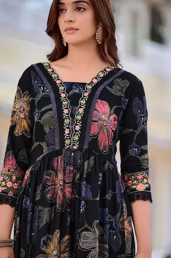 women floral printed regular thread work kurta with trousers & with dupatta