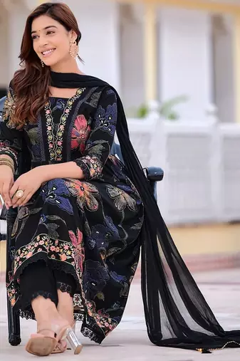 women floral printed regular thread work kurta with trousers & with dupatta