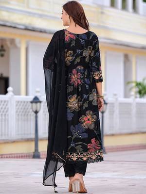 women floral printed regular thread work kurta with trousers & with dupatta 5
